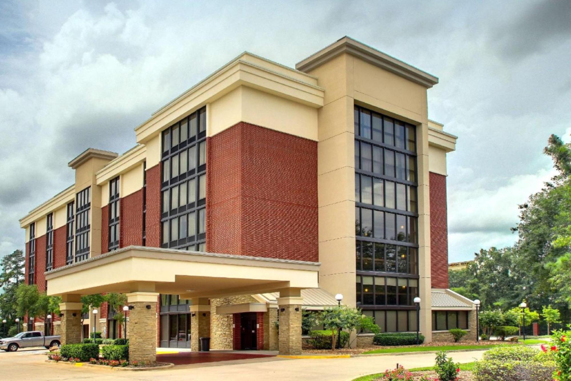 Heritage Inn & Suites The Woodlands, Trademark By Wyndham Exterior foto
