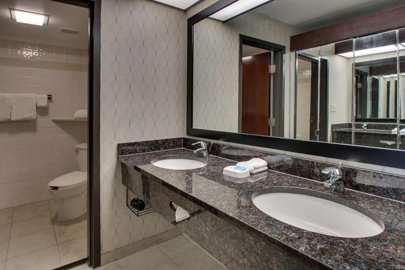 Heritage Inn & Suites The Woodlands, Trademark By Wyndham Exterior foto